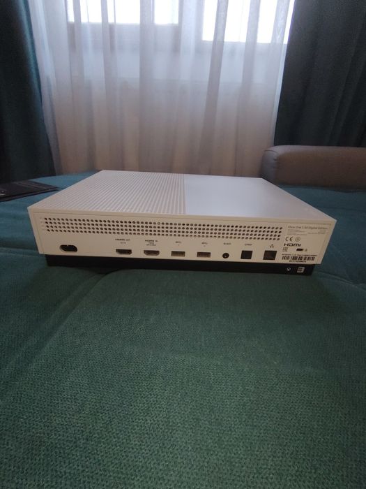 Xbox ONE S Will-Digital 1TB - 4K Ultra HD, HDR, Manetă + cabluri