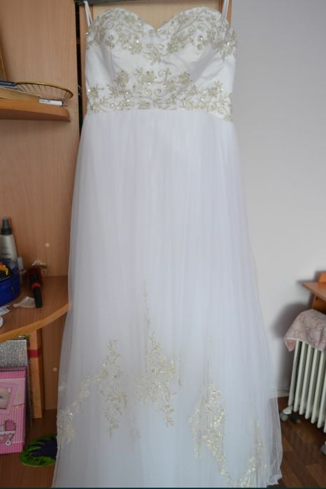 Продам свадебные платье