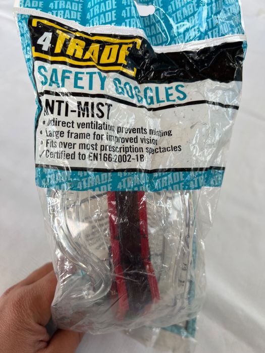 Предпазни очила различни модели