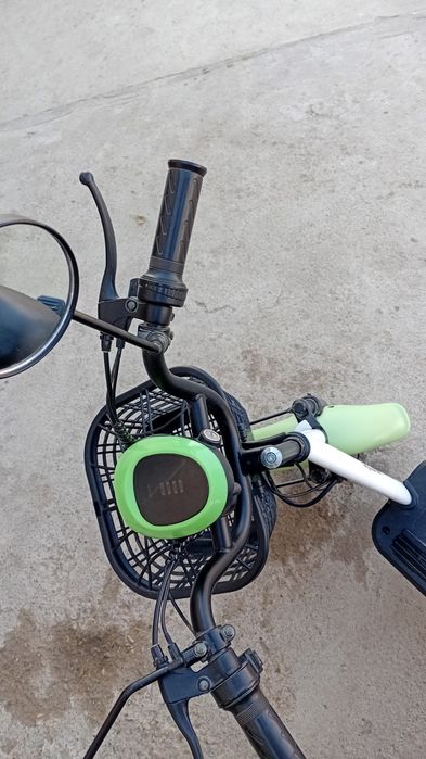 Скутер HUAXUN.   D