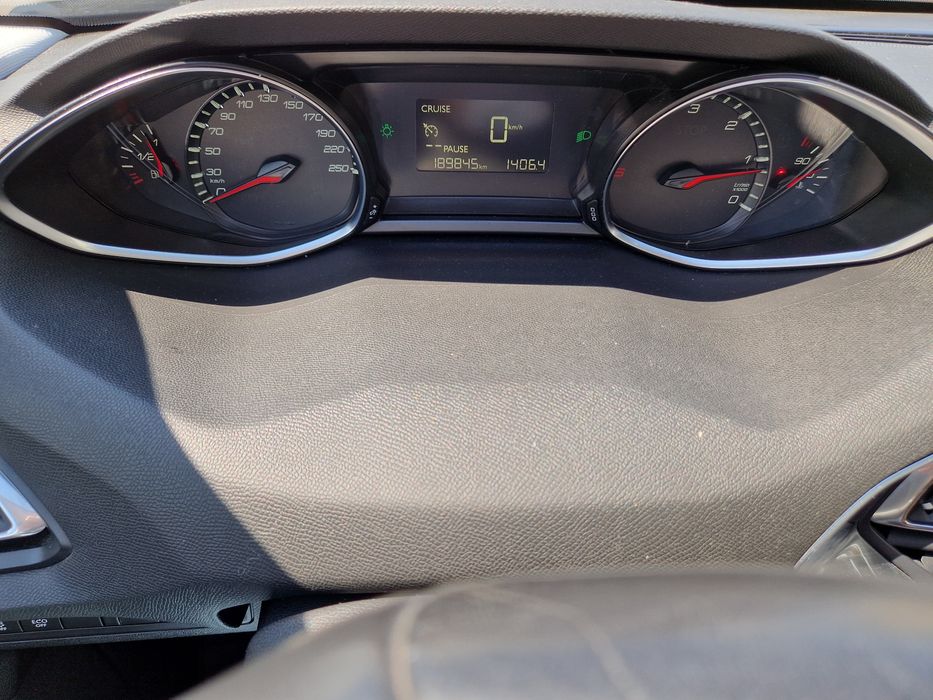 Peugeot 308 SW 2015 | 1.6 BlueHDi 120 CP | 189.845 km | Cameră + Panoramic | Distribuția Recent Schimbată