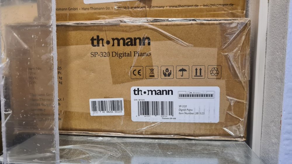 Pian digital Thomann SP 320 cu stativ din lemn