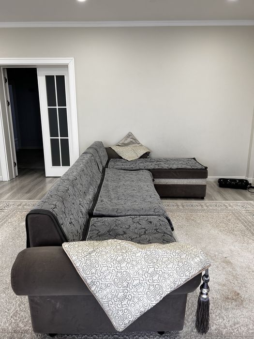 Гостинный диван.