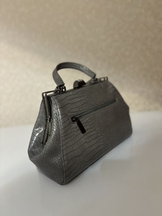 Продам сумку в отличном состояний