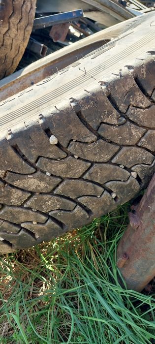 Vând roti de camion/tir