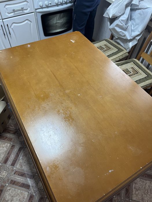 Продам стол деревянный