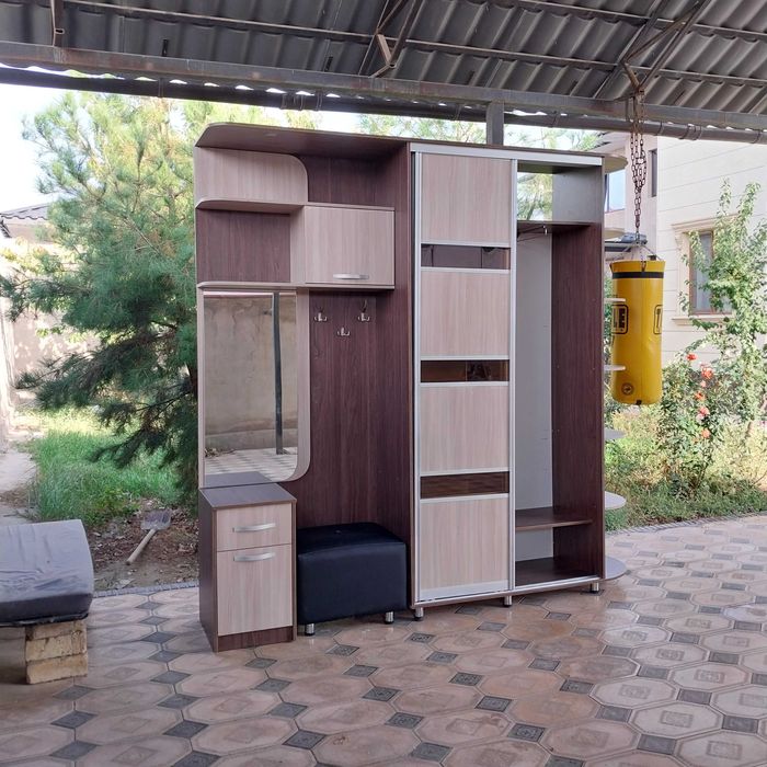 Шкаф для прихожей