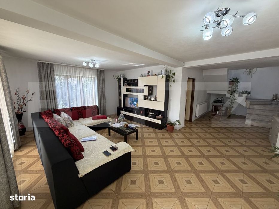 Casa de vanzare in suprafat de 180 mp cu 800 mp teren, loc. Surduc
