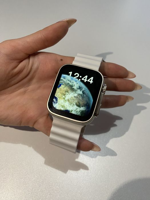 Смарт часовник чисто нов