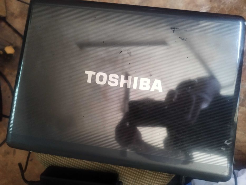 Ноутбук Toshiba 15.6 " win 7