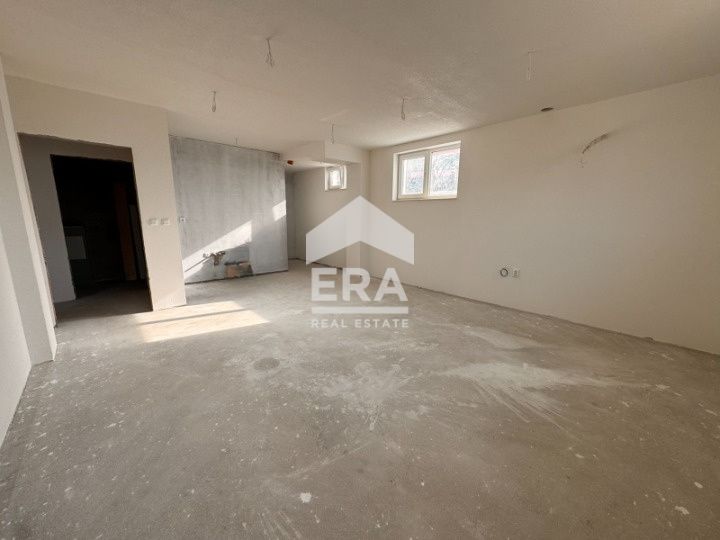 Офис в новопостроена кооперация с Акт 16, в кв. "Изгрев", за продажба,