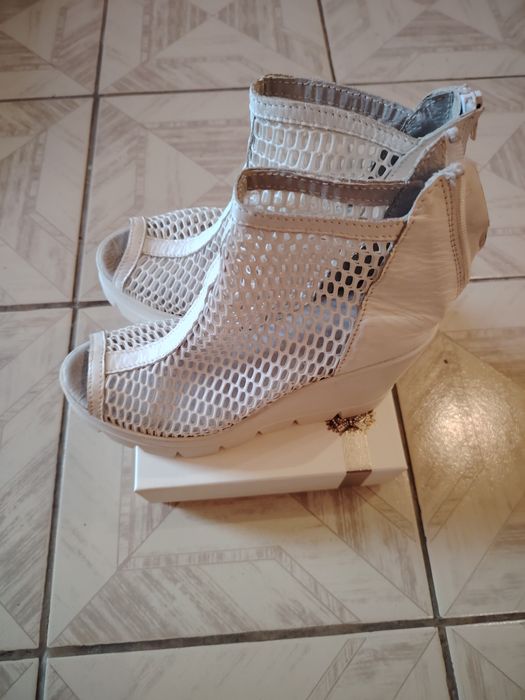 Дамски сандали тип лятна бота