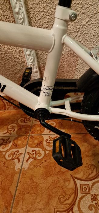 Bicicleta 4-6 ani noua