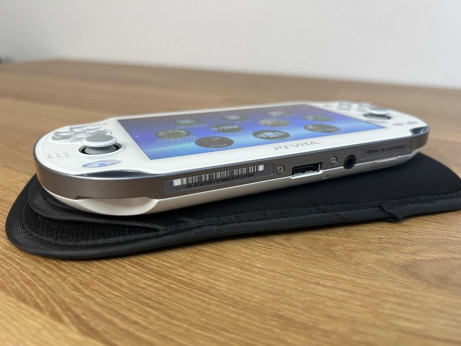 PS Vita OLED Crystal White modată — 128GB, ecran superb | Japonia