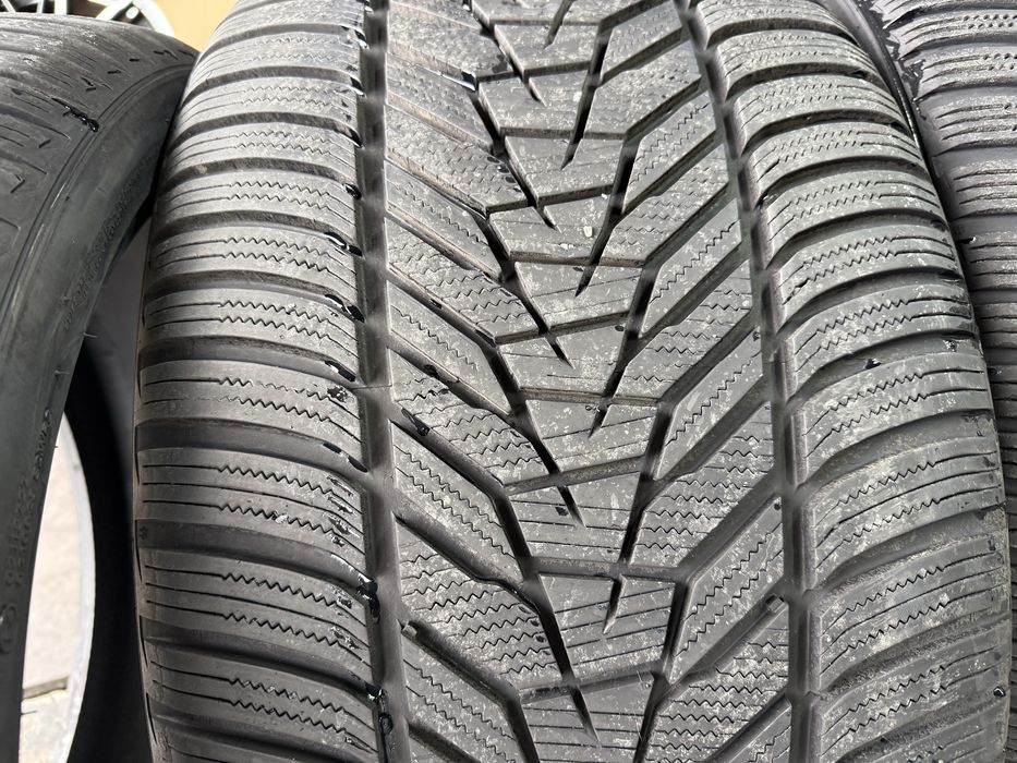 315/30 R22 + 275/35 R22 HANKOOK WINTERCEPT EVO anvelope BMW X5 X6