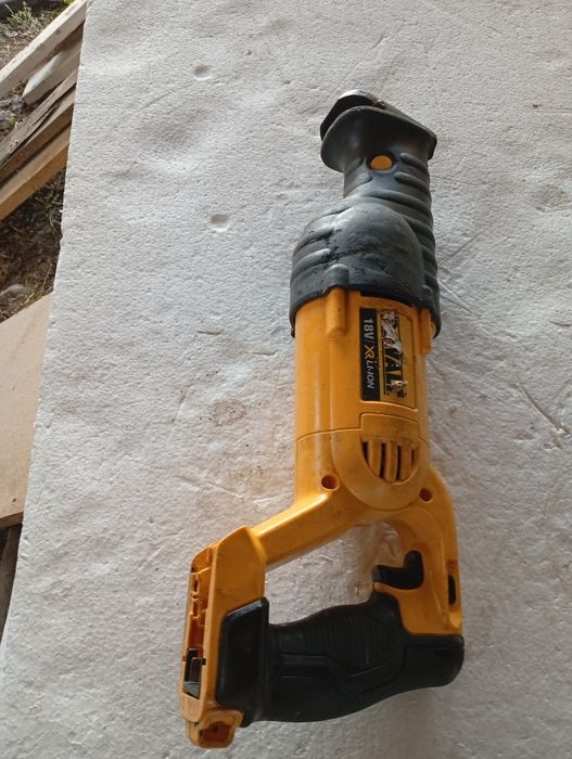 Corp ferăstrău sabie dewalt 18 v