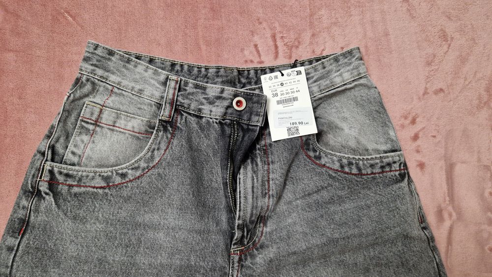 Blugi gri super baggy noi cu eticheta Bershka