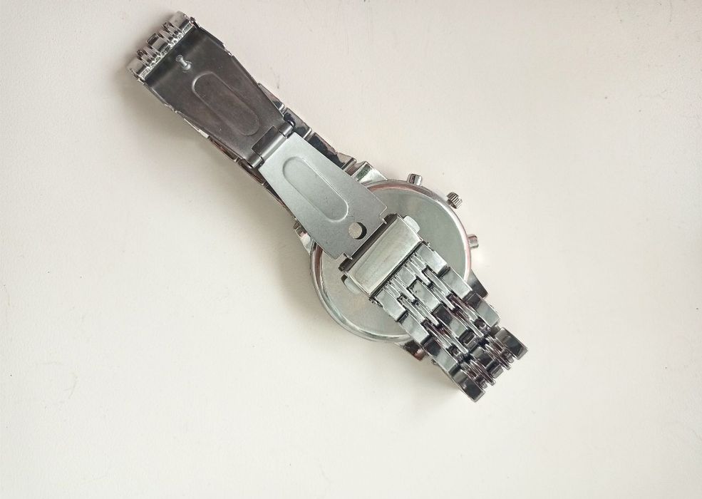 СКИДКА.Продам часы фирма Orlando