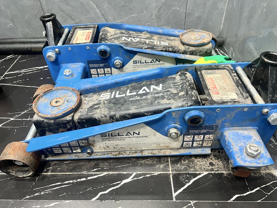 Домкрат для шиномонтаж