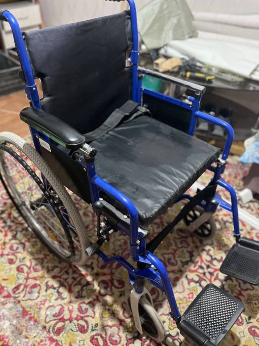 Продам инвалидную коляску
