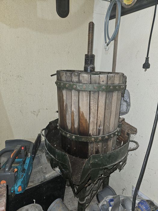 Presă struguri din fier