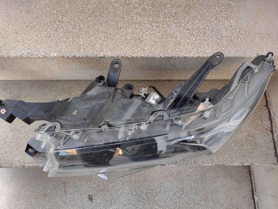 Фар Toyota Land Cruiser FJ150 Prado LED ляв