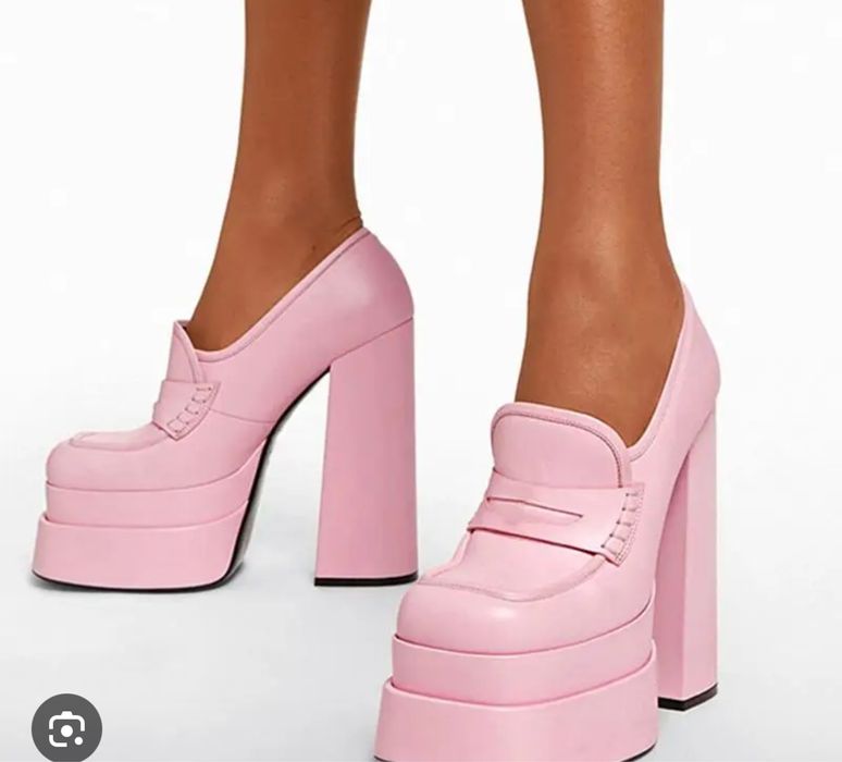 Високи обувки на ток