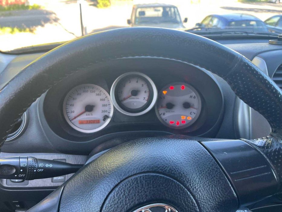 Toyota Rav4-2,0 diesel-2006-300000 km