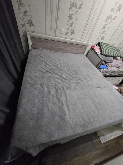 Двухспальный кроват