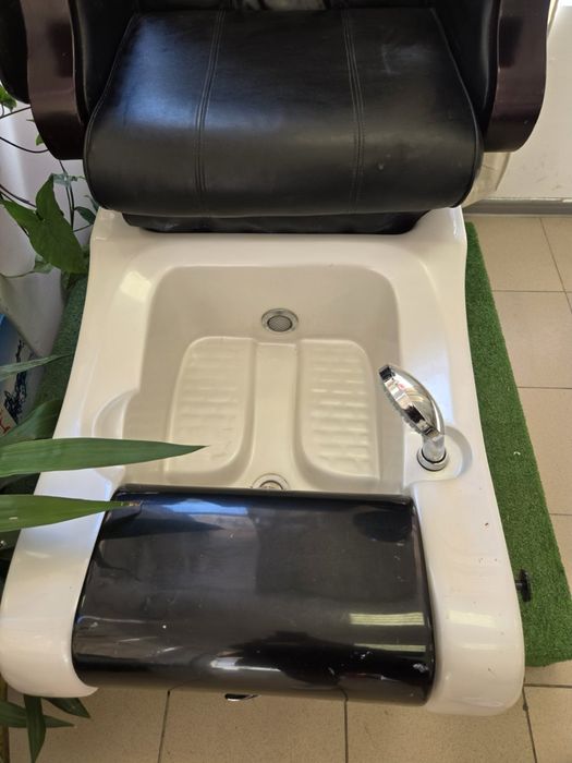 Масажен стол за спа педикюр