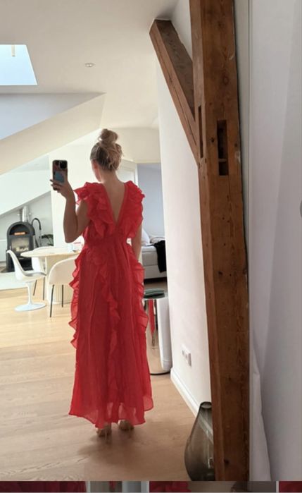 Ефирна червена рокля YAS