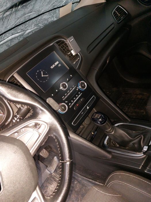 Vând/Schimb megan 4 avariat