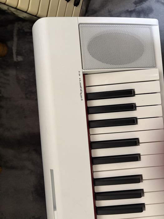 Vand pian digital Yamaha Piaggero NP-12 (alb)