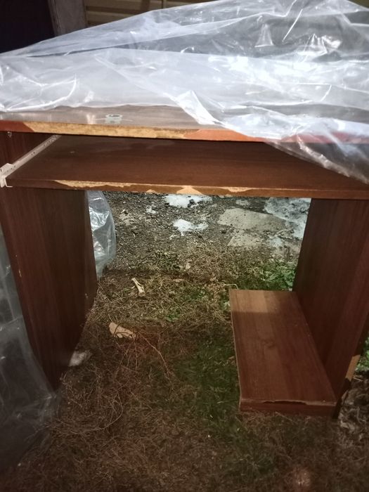 Отдам стол компьютерный.