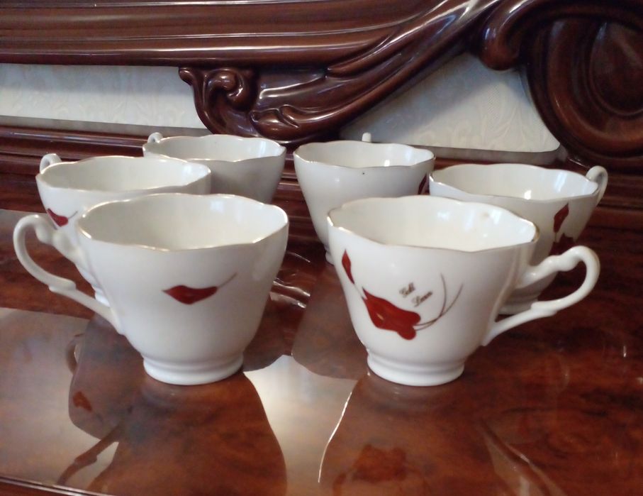 Чайные  к р у ж к и