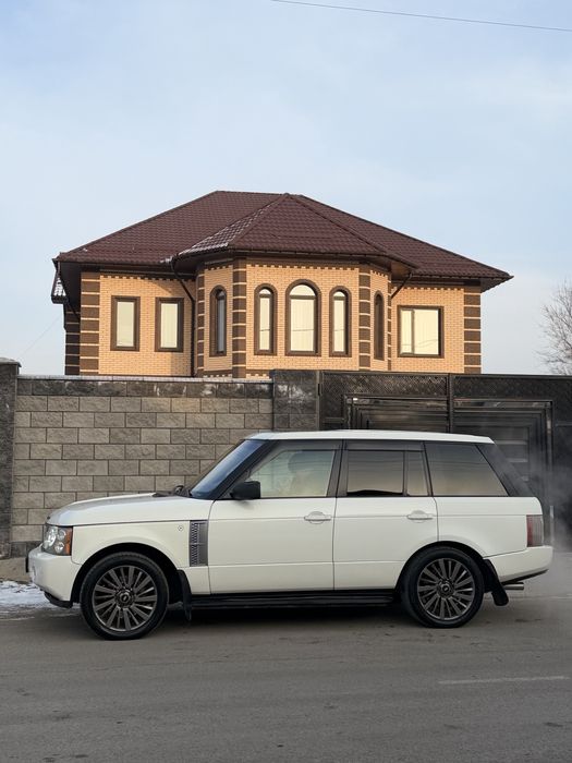 Range rover vogue . В отличном состояний .
