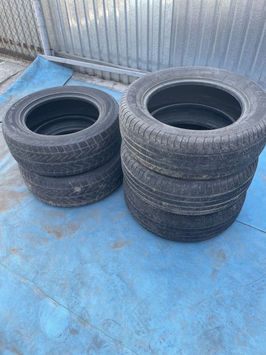 Продам шины б/у 235/60/R17