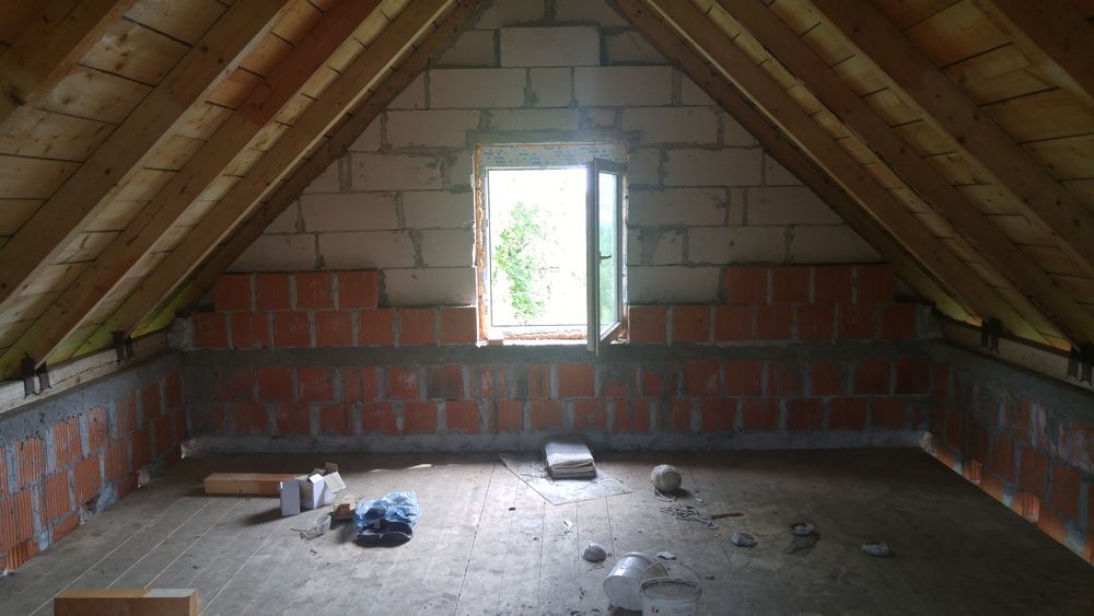 Teren cu casa neterminata in Batania, Ungaria