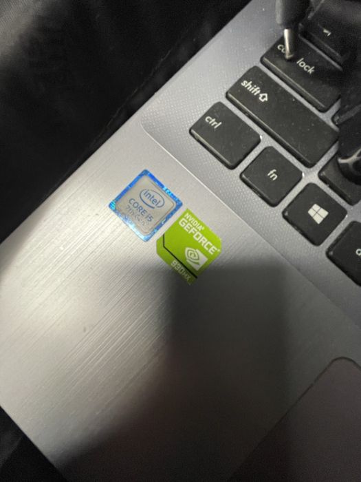 Laptop ASUS X542UR – i5, stare ca nouă