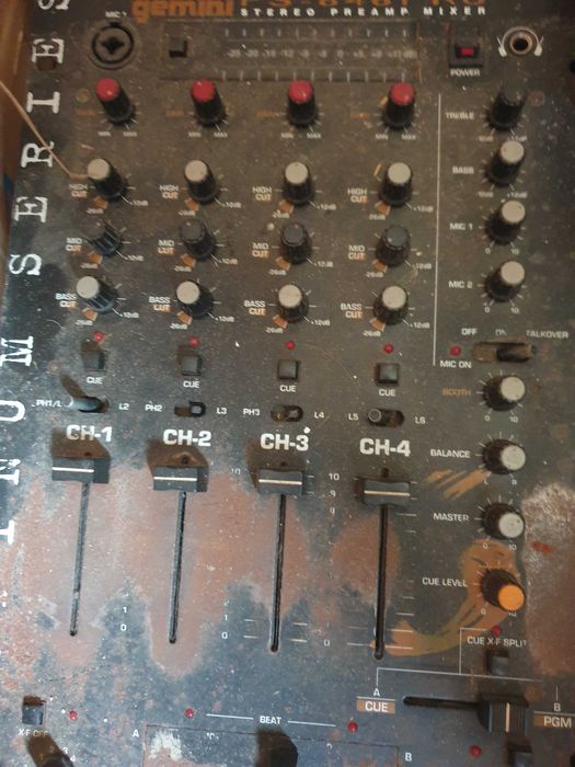 Усилвател пулт 4 канален и плеари