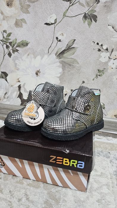 Сапожки весенние для девочки