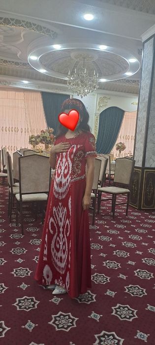 Qizlar bazmiga to'y kelishiga yoki Sarpo uchun chiroyli koylak 500 m
