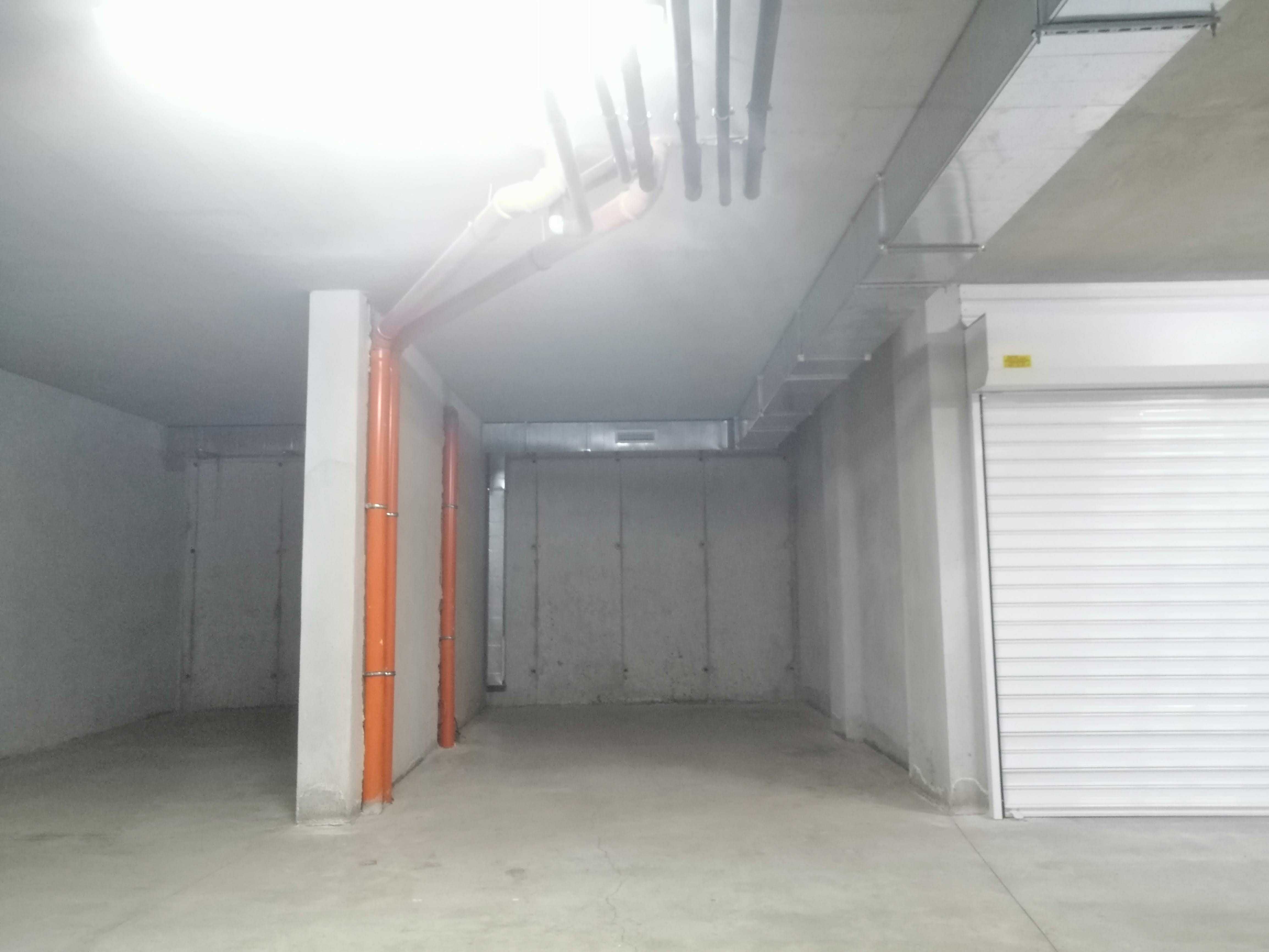 Гаражи - 2 бр. в кв. Връбница 2 гр. София Връбница 2 • OLX.bg