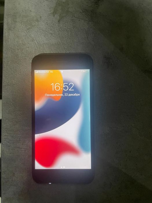 Айфон 7 в хорошом состоянии
