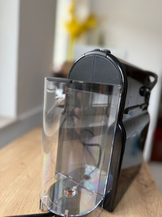 Espressor Nespresso Inissia Negru – ca nou