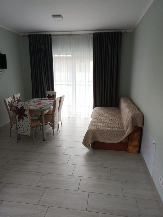 Închiriez apartament : 3 camere,bloc nou — fotografia 3