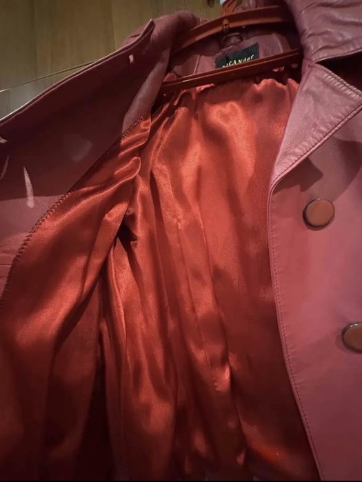 Женская куртка кожаная