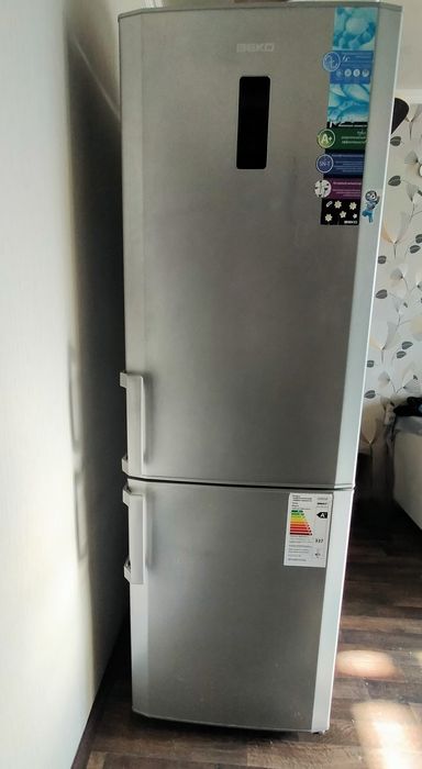 Продам не рабочий холодильник