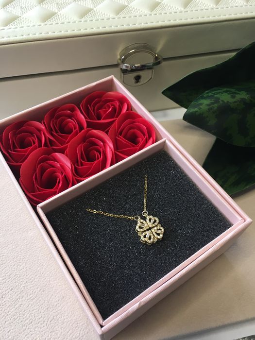 Подаръчна кутия с рози