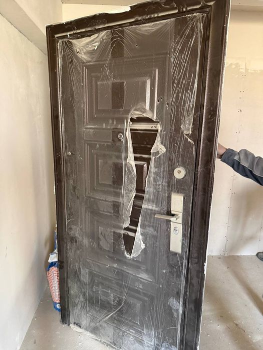 Тесир янги эшик ва прихожу сотилади